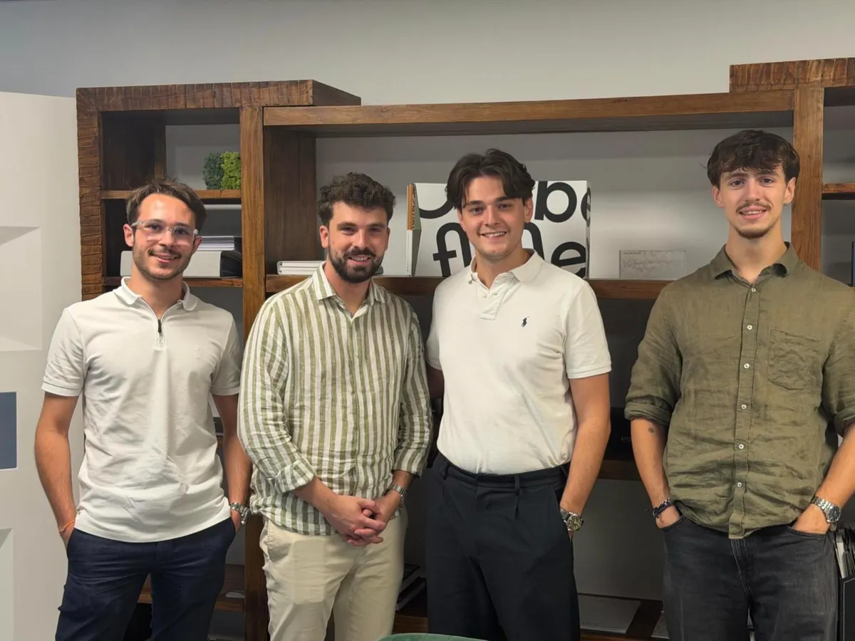 Raphaël Leroy avec Robin Vergnes et son équipe, à Toulouse