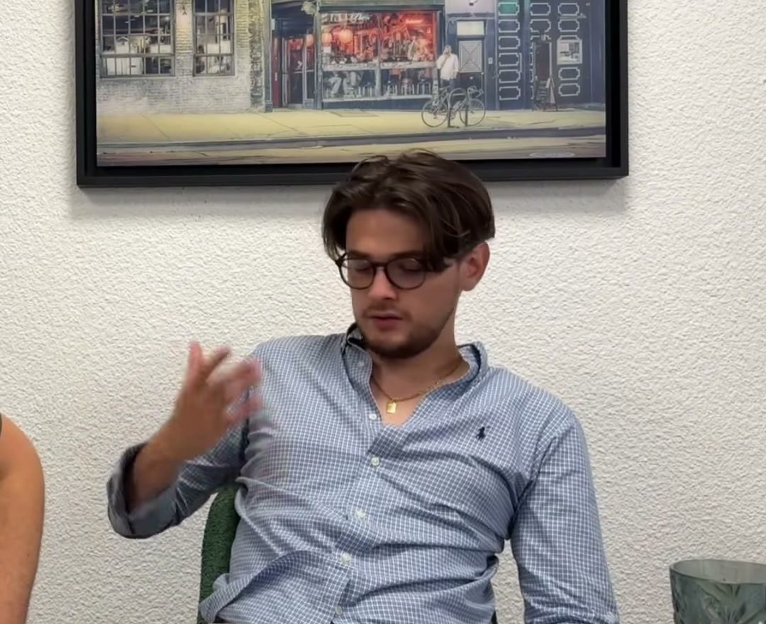 Raphaël Leroy en séance de stratégie commerciale